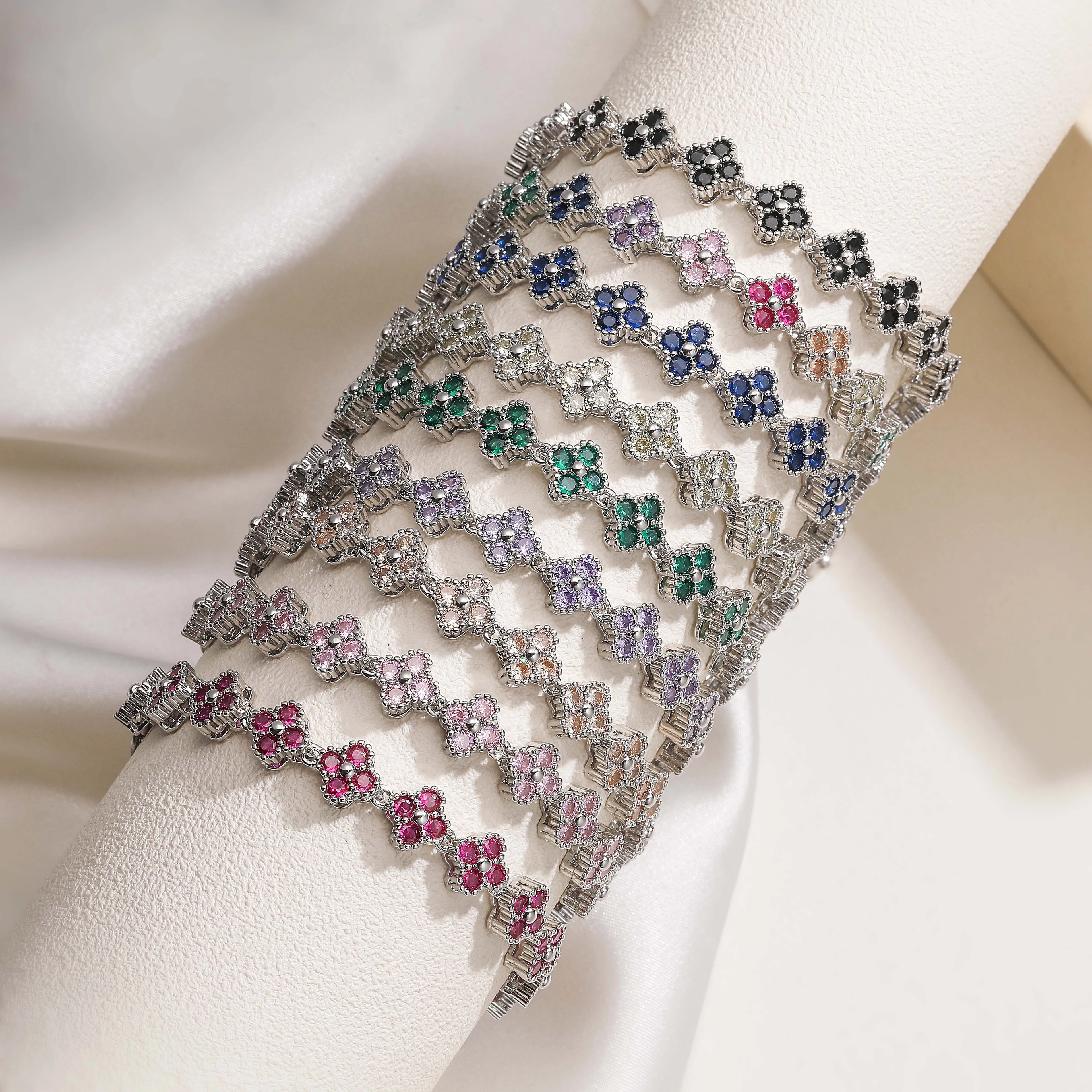 Bracelet/collier en cuivre et métal orné de fleurs colorées en pierres CZ, fermoir mousqueton, ajustable, bijou romantique minimaliste