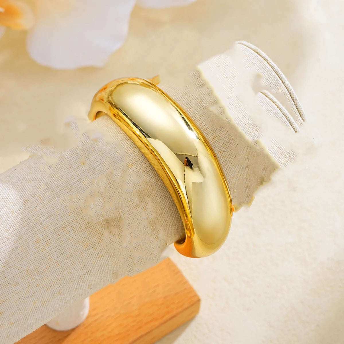 Ensemble de 3 bracelets joncs ouverts vintage luxueux en résine dorée, pour femme