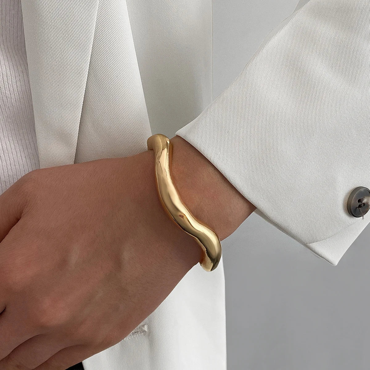 Ensemble de 3 bracelets joncs ouverts vintage luxueux en résine dorée, pour femme