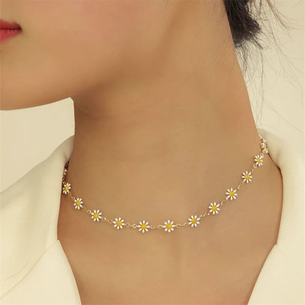 Collier ras-de-cou vintage vintage en alliage plaqué or avec chaîne tournesol porte-bonheur, pour femme, style bohème, bijou simple et élégant